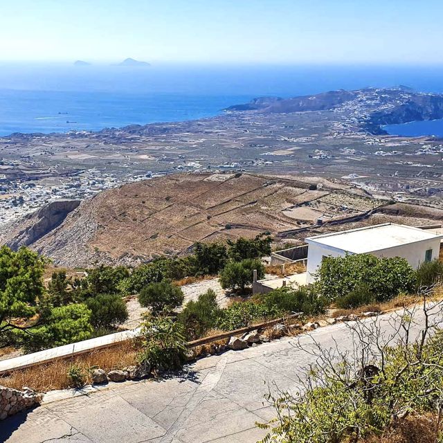Private Full-Day Tour with winery visit - Oia gives you the classic Santorini opening
