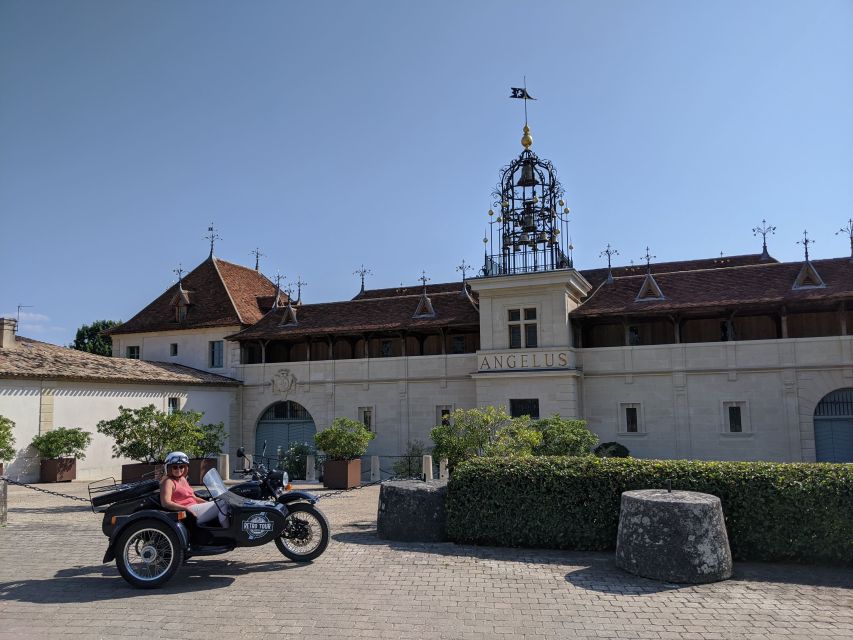 Private ride in the vineyards from Saint-Emilion - Sharing the basket and switching seats