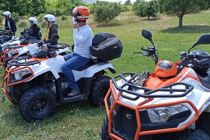 Quad hike 3h30 Vineyards of Dordogne - Riding through the Dordogne vineyards near Bergerac