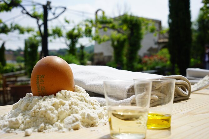 Rome: Wine Tour & Pizza Making Class in a Frascati's vineyard - 5 hours - Tasting three wines without losing the food focus