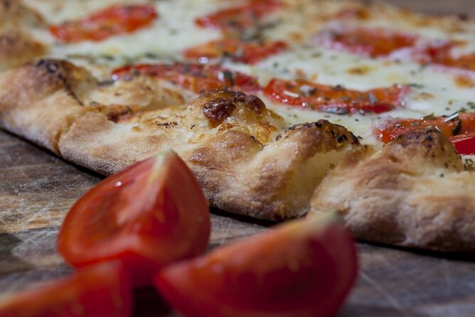 Rome: Wine Tour & Pizza Making Class in a Frascati's vineyard - 5 hours - Lunch made from your own work