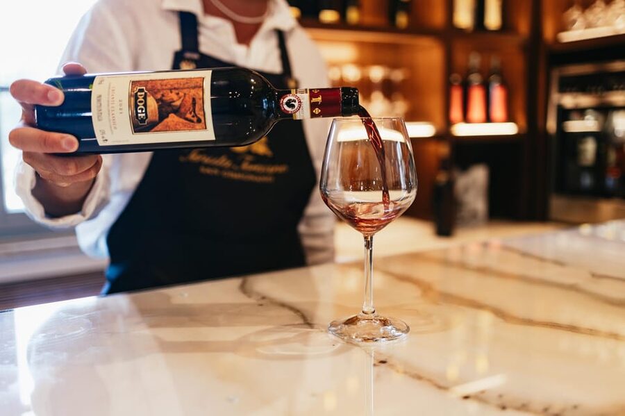 San Gimignano: Tuscan Vineyard Lunch with Wine Tasting - Learning from the wine expert host