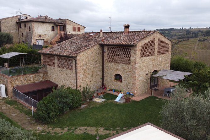 San Gimignano: Vineyard and Cellar Tour with Wine Tasting - What the small group changes