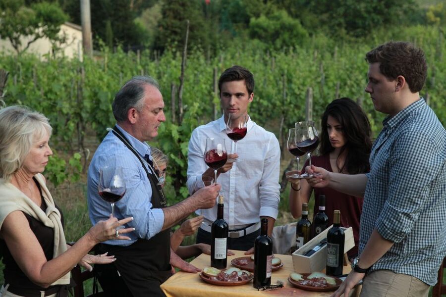 San Gimignano: Vineyard Walk with Wine Tasting in winery - Getting to the meeting point