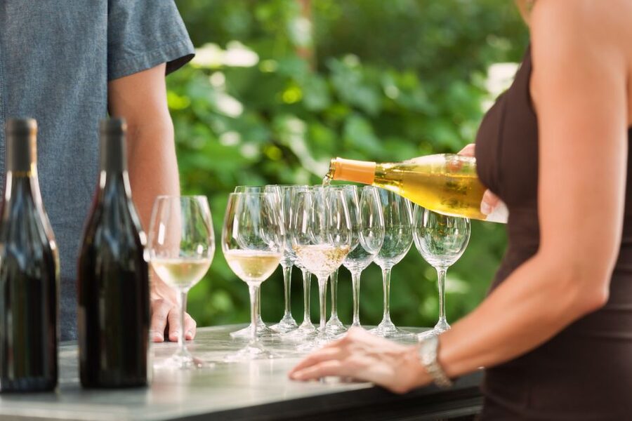 Santa Barbara: Wine Country Tour with Lunch - Three wineries, three different ways to taste Santa Barbara