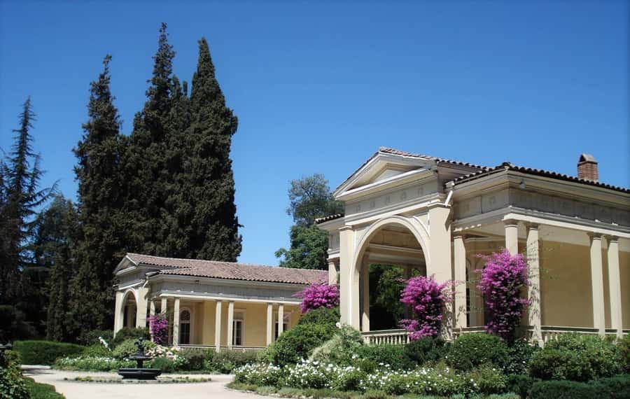 Santiago: Concha y Toro Vineyard Tour w/ Transfer & Tasting - Walking among the Pirque vines