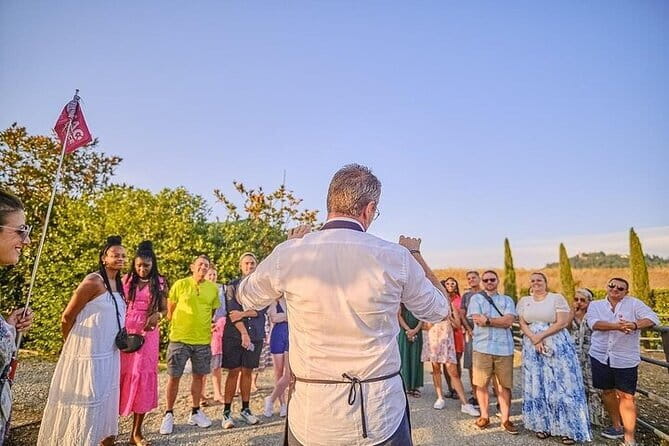 Semi-Private Chianti Wine Tour with Dinner in Tuscany Vineyard - Two vineyards, two sides of Chianti production