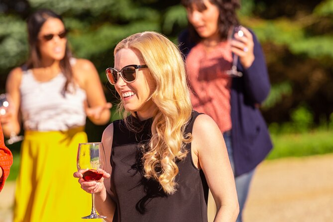 Small-Group Vineyard and Orchard Tour with Wine Tasting in Muscoda - Key points to know before booking