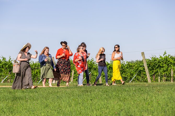Small-Group Vineyard and Orchard Tour with Wine Tasting in Muscoda - A vineyard walk instead of a standard tasting