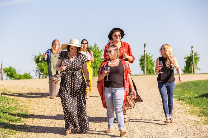 Small-Group Vineyard and Orchard Tour with Wine Tasting in Muscoda - A brief look at how the wine is made