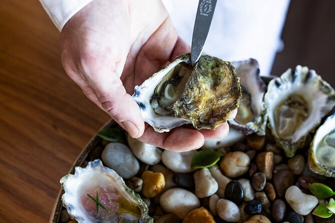 Sparkling Masterclass with Vineyard Tour and 4 Course Lunch - Tasting older Australian sparkling wines