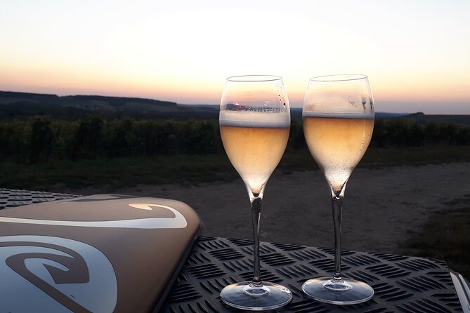 Sunset and champagne tasting in the vineyards - Accessibility and participation details