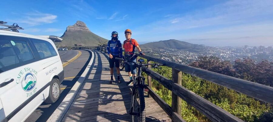 Table Mountain: Mountain Biking to Constantia Wine Estate - Narrow trail before the vineyards