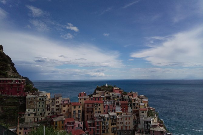tasting and walk among the vineyards of the Cinque Terre - Manarola’s vineyards tell the real story