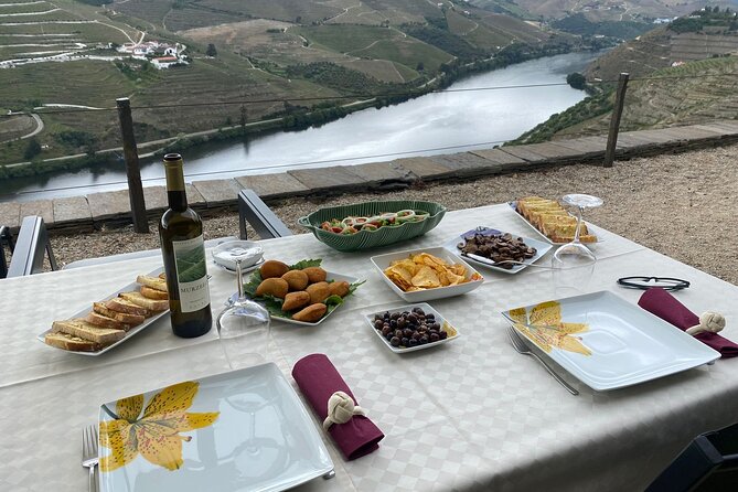 Tour the Douro wine region, and discover the fantastic landscape - Comfort, communication, and the practical details