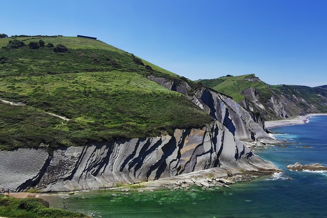 TXAKOLI vineyards HIKE, ZUMAIA and GETARIA - Private Outdoor & Gastronomic Tour - Two hours among Txakoli vines