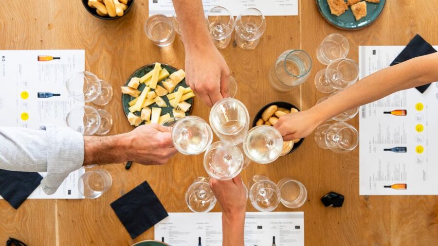 Valdobbiadene:Prosecco tasting,appetizers,winery & vineyard - The route to Strada Cartizze 5