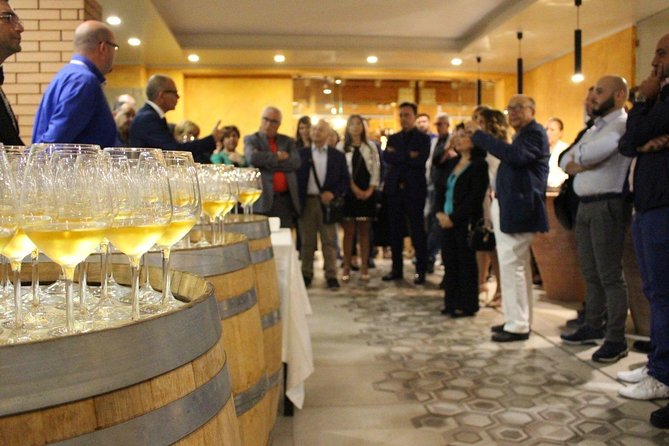 Vesuvius, Pompeii Ruins, experience vineyards and the winery tour with lunch. - A winery lunch on the volcano’s slopes