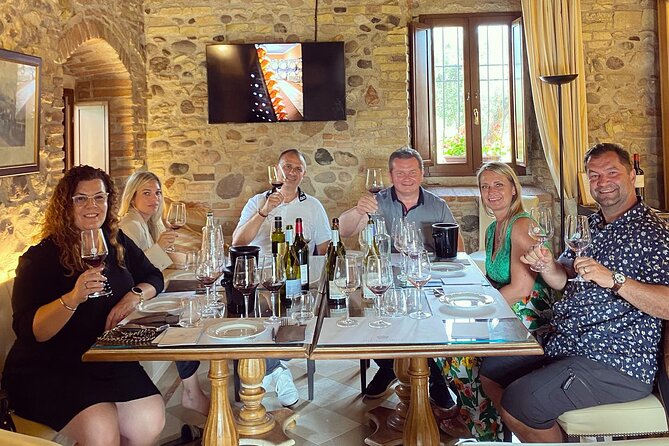 Vineyard tour with tasting of 4 wines on Garda Hills - Why the small group matters