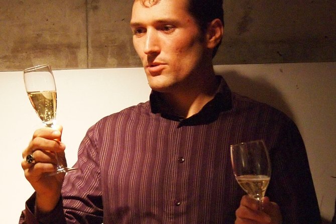 Vineyard Walking Tour & 5 Champagnes Tasting - Comparing five Champagnes at the tasting