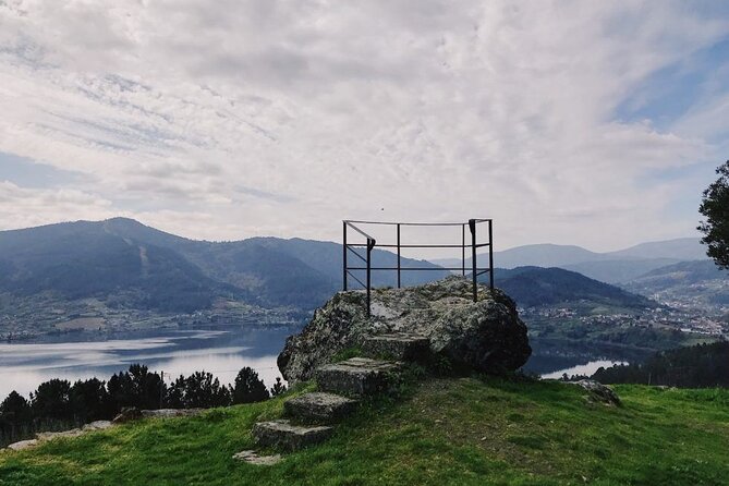 Visit Coastal Vineyard - The San Cibrao viewpoint and the Miño River