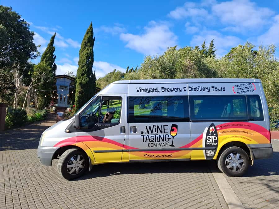 Waiheke Island: Sip and Savor 3 Vineyards Tour with Lunch - Key points to know before booking