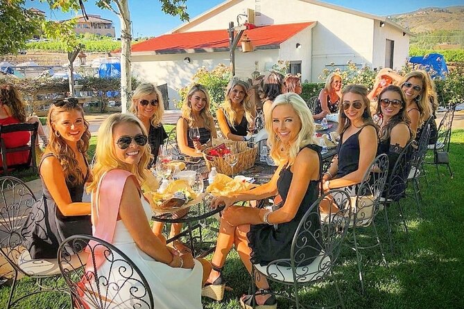 Weekday Wine Tour Special +Local Pick-up in Temecula Wine Country - South Coast Winery: lunch with a separate price tag