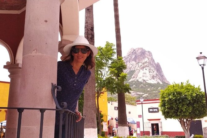 Wine Route in Tequisquiapan with Transportation - Viñedos del Polo in Bernal: grapes beneath the giant rock