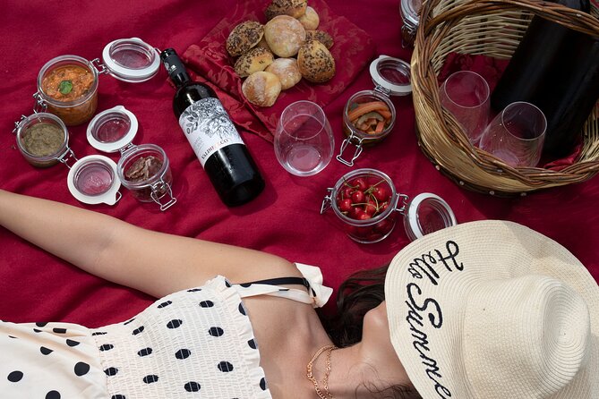 Winery Tour & picnic in the vineyard with a bottle of wine - Accessibility, timing, and cancellation