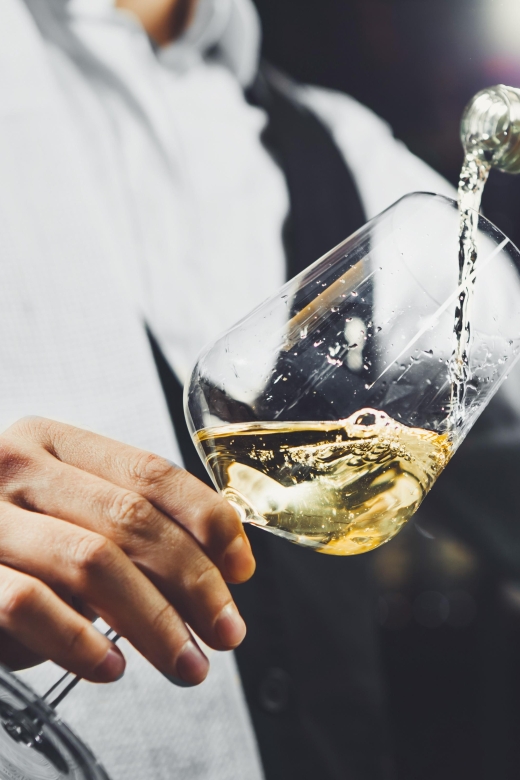 Woodinville Wine Country: Downtown Wine Tasting Pass - Key points to know before you book